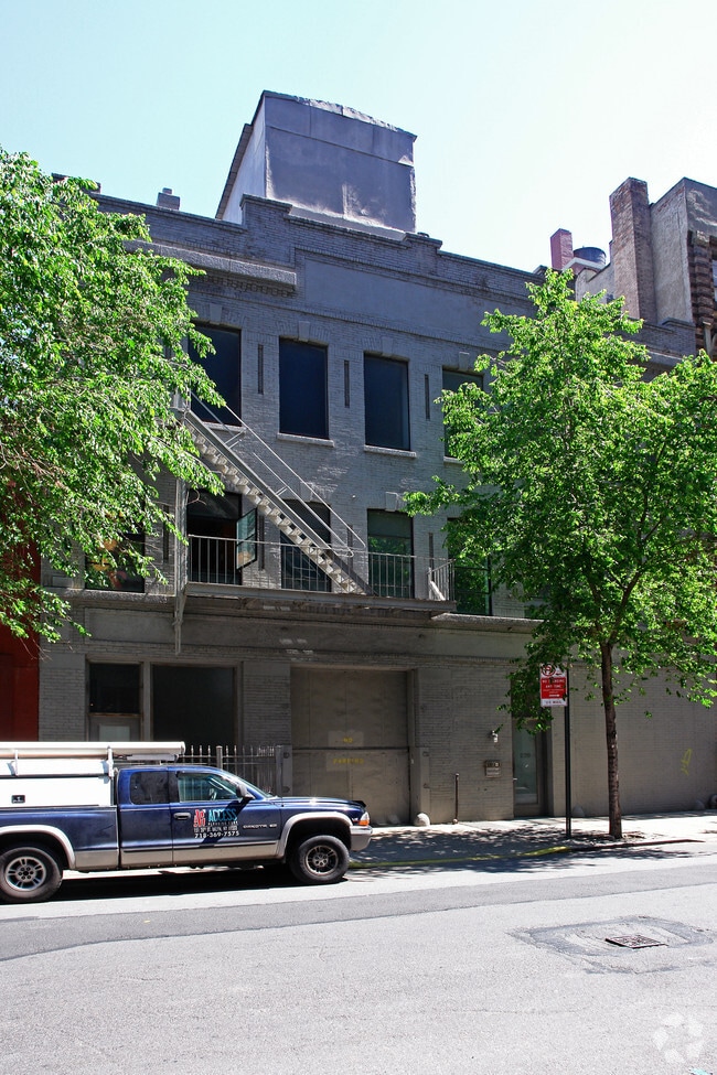 Building Photo - 239-243 W 18th St