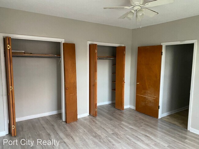 Building Photo - 1 br, 1 bath House - 260 1/2 Wyandotte St