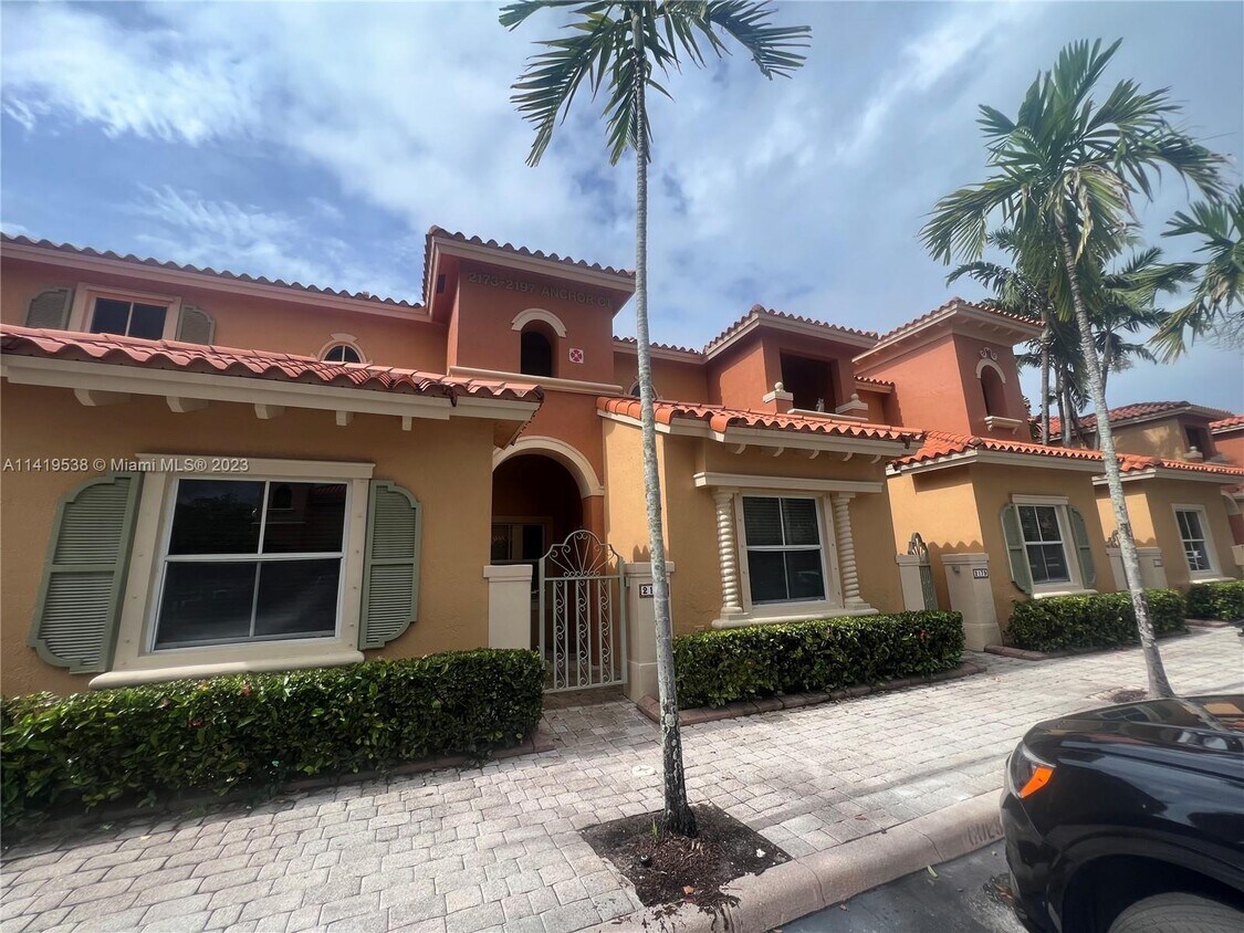 Foto principal - 2185 Anchor Ct