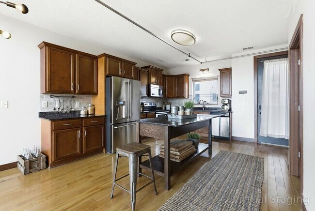 Foto del edificio - *Rarely Available* 3 Bedroom 2 Bathroom Penthouse At The Sexton Lofts!