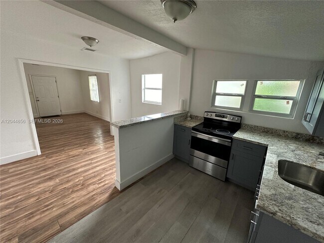 Foto del edificio - 5646 NW 3rd Ave