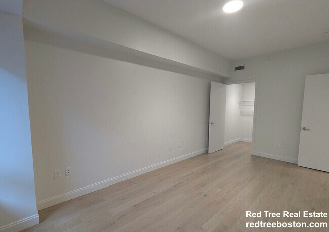 Foto del edificio - 56 Brighton Ave