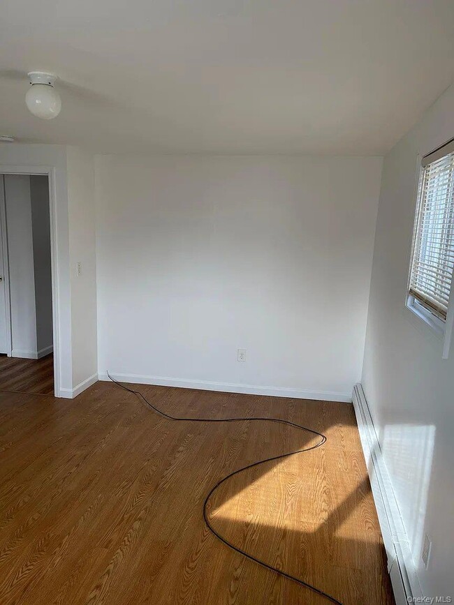 Building Photo - 36 Radcliffe Rd