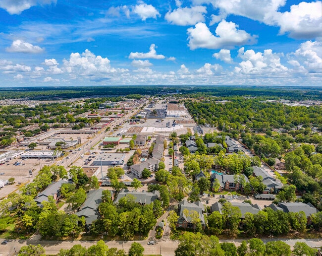 Building Photo - MAA Greenwood Forest
