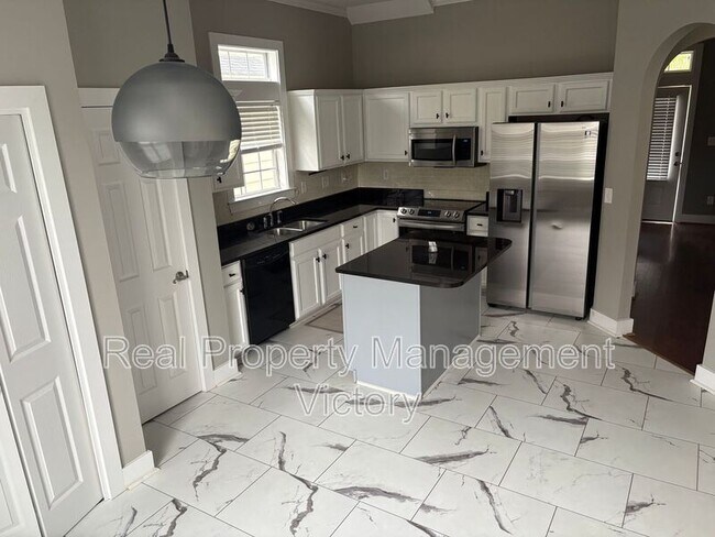 Foto del edificio - 4596 Gibson Dr