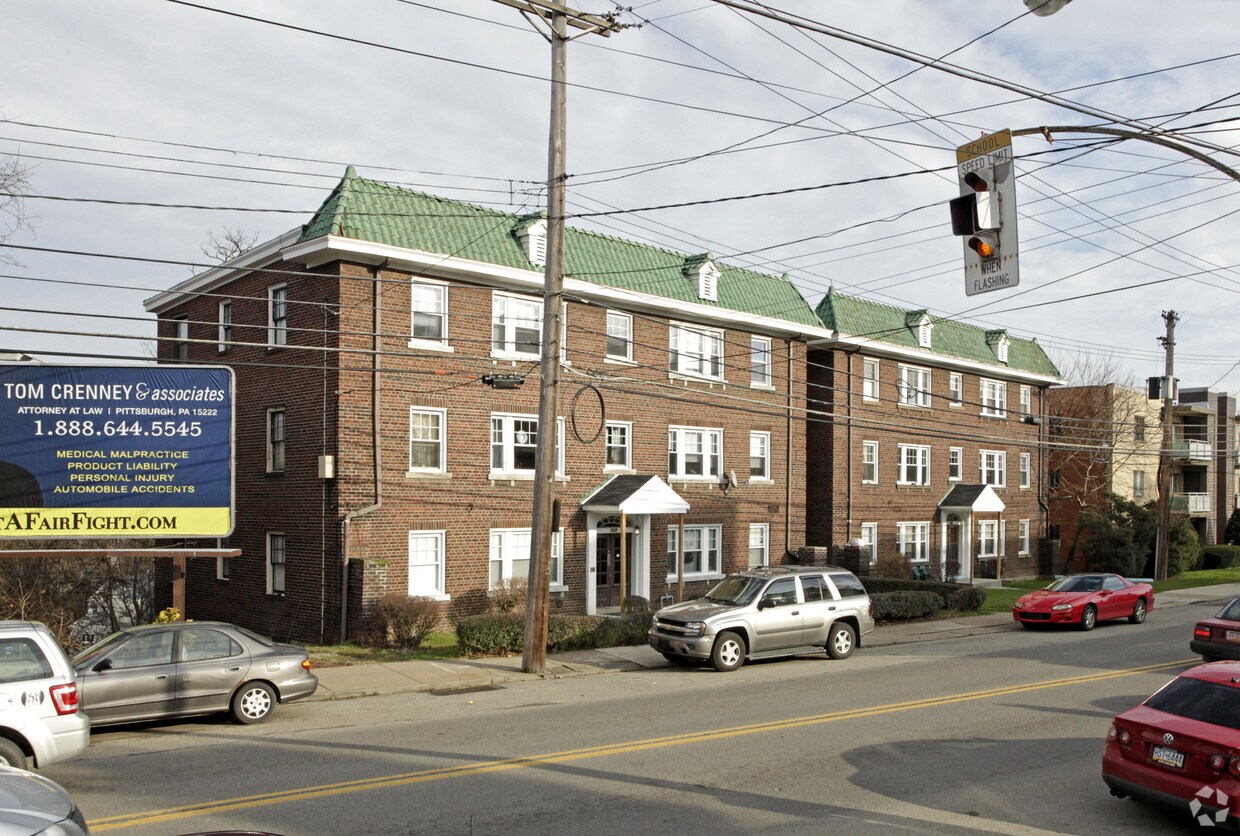 Foto del edificio - 2325-2331 Brownsville Rd