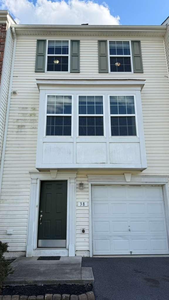 Foto del edificio - 38 Lombard Ln