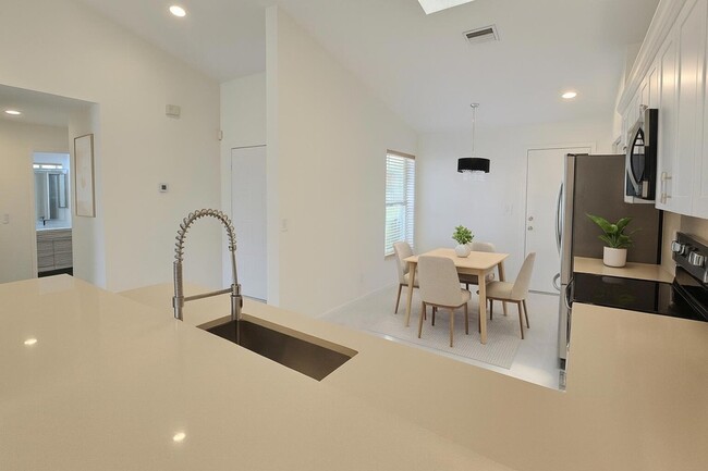 Photo - 5622 Royal Lake Cir House