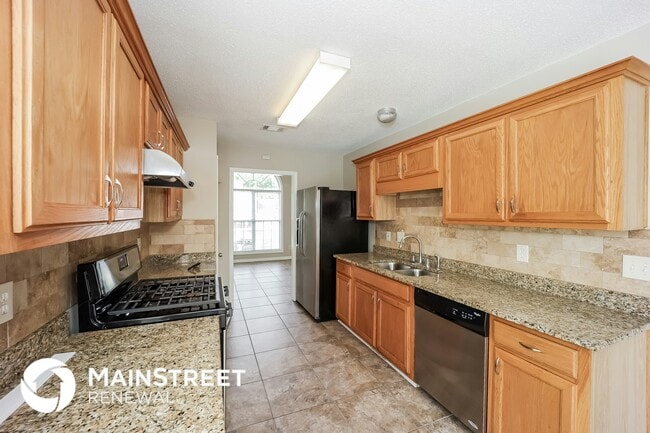 Foto del edificio - 6555 Creekview Ct