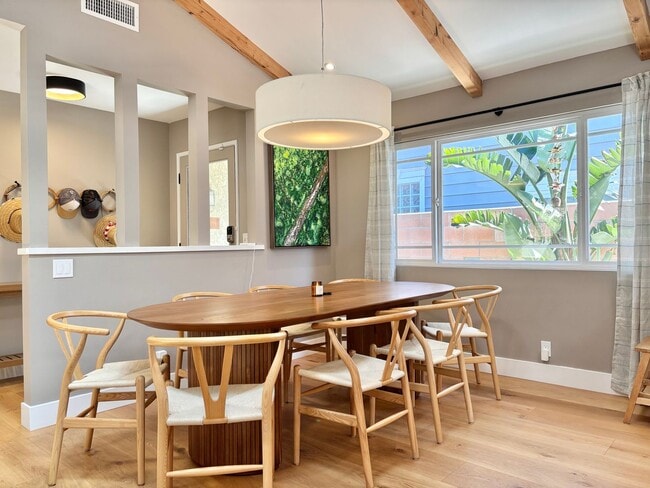 Building Photo - 5209 Wavecrest Way