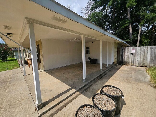 Building Photo - 1778 Byron Drive