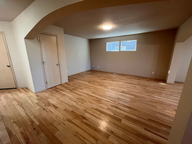 Building Photo - Beautiful Puyallup Home