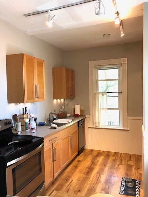Primary Photo - 27 E Manning St