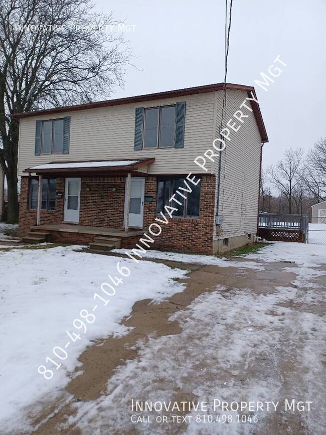 Building Photo - Beautiful remodeled 2 bedroom 1.5 bath Sid...