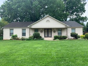 Building Photo - 1130 Cheddington Dr