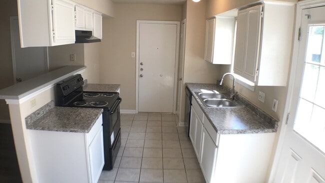 Foto del edificio - 1211 Bayou Glen Dr
