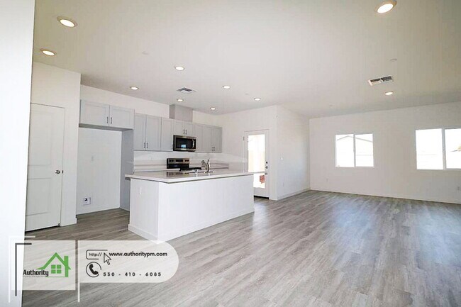 Foto del edificio - 2141 Hilltop Dr