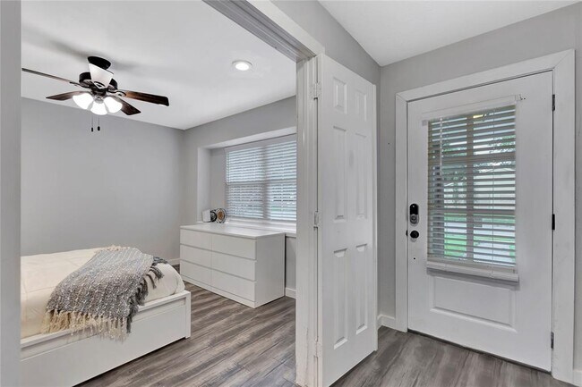 Foto del edificio - 15710 Sea Lark Rd