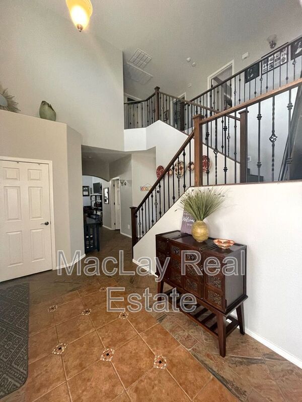 Building Photo - 1534 W Agrarian Hills Dr