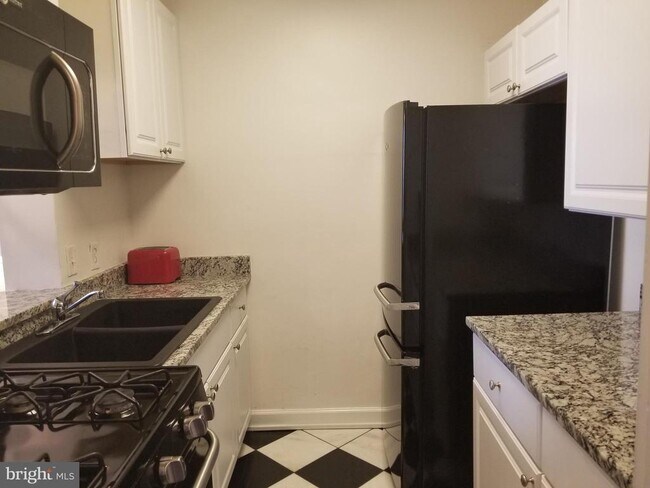 Foto del edificio - 1121 Arlington Blvd