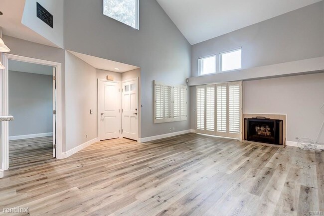 Building Photo - 2 br, 2 bath Condo - 64 Corsica Dr