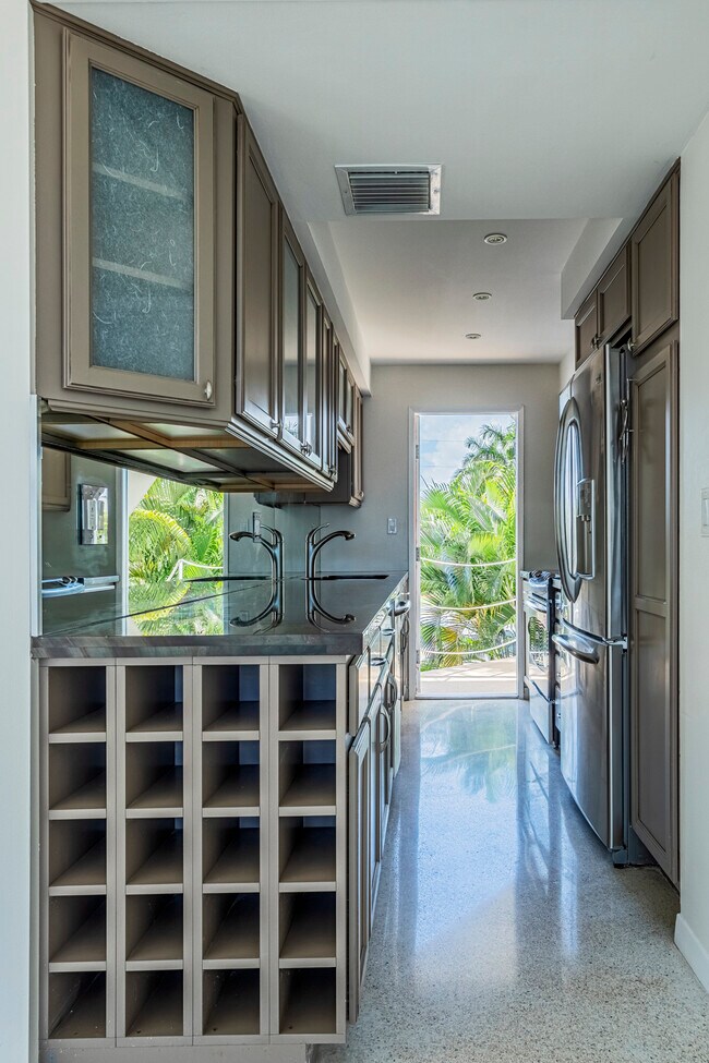Well-Appointed Kitchen - 1124 Seminole Dr