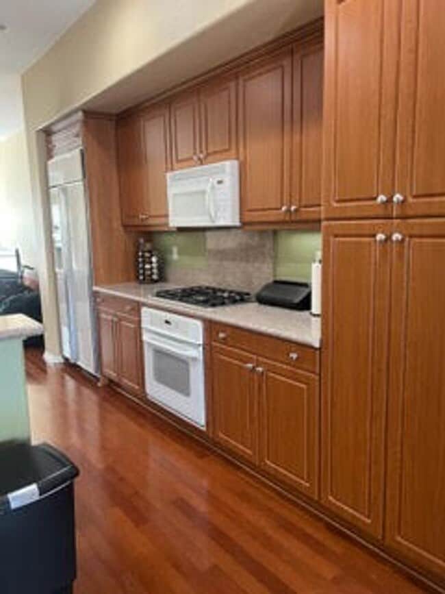 Foto del edificio - 2 BR, 2 Bath, 2 Car garage