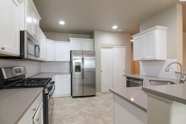 Foto del edificio - West Pasco 3 bed/2 bath Home