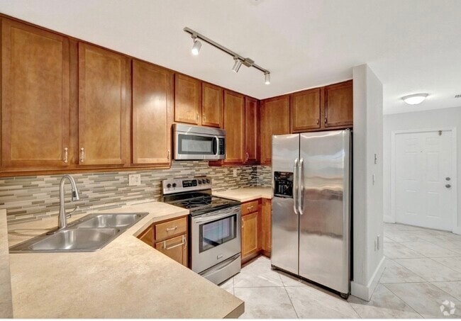 Building Photo - 3055 Riverside Dr