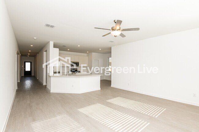 Building Photo - 1220 Dragon Wy