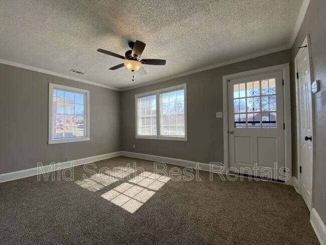 Foto del edificio - 1330 Chadwick Cir