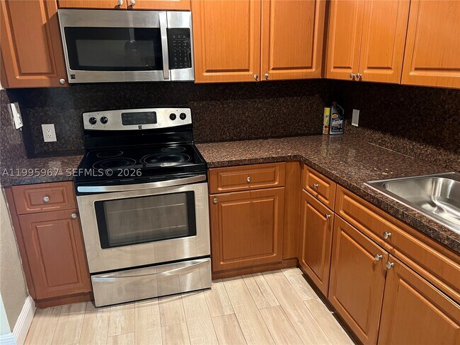 Foto del edificio - 4848 NW 24th Ct