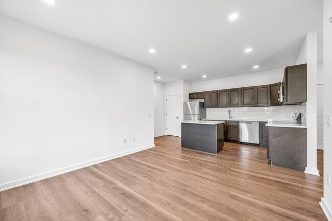 Foto del edificio - 315 Railroad Ave