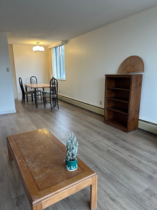 Photo du bâtiment - 2016 Fullerton Av