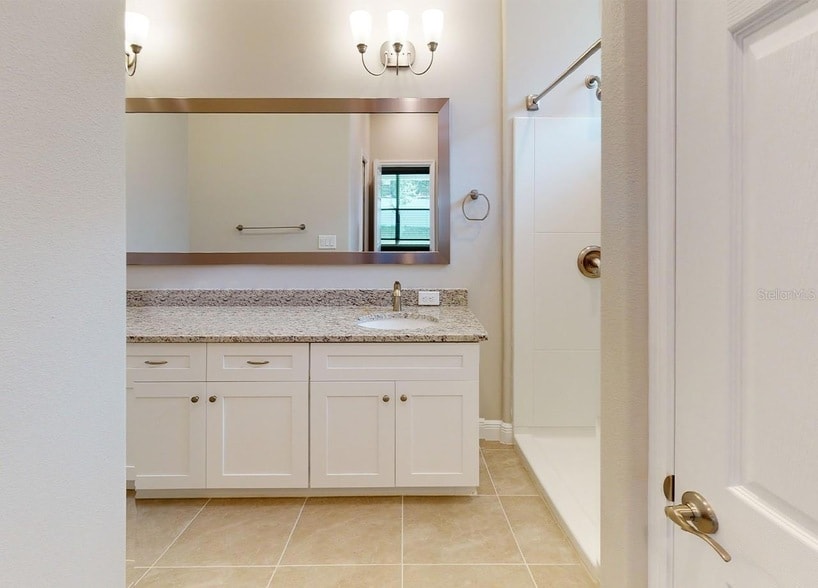 Building Photo - 82 Eleven Oaks Cir