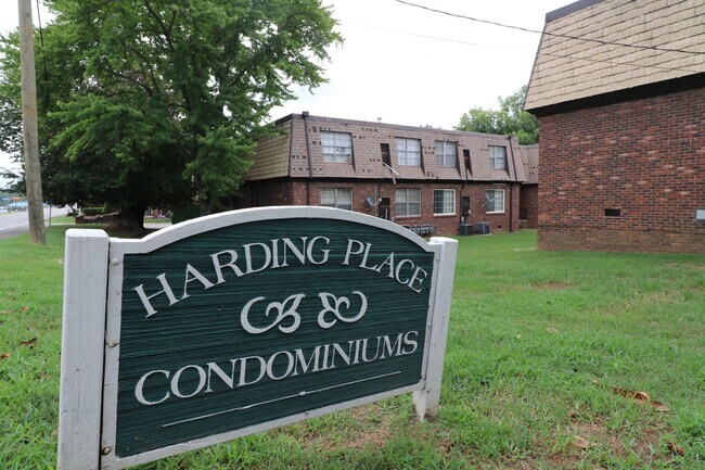 Foto del edificio - 441 Harding Pl