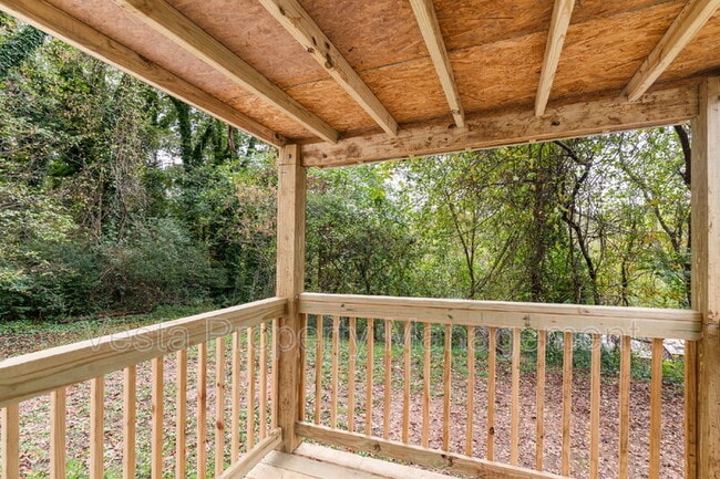 Building Photo - 703 Macedonia Rd