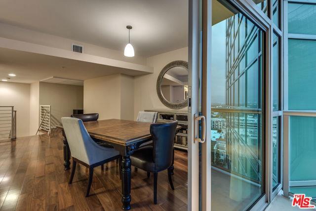 Building Photo - 13700 Marina Pointe Dr