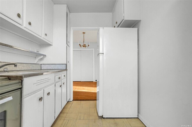 Foto del edificio - 138-18 28th Rd