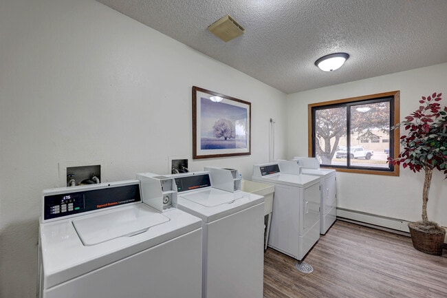 Building Photo - Cedar Acres Apartments