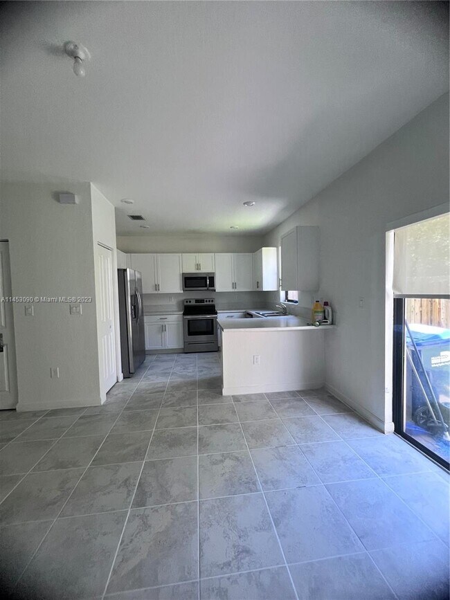 Foto del edificio - 21324 NE 2nd Ct