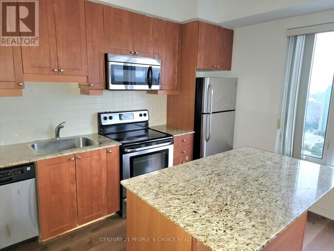 Building Photo - 385-3385 Prince of Wales Dr