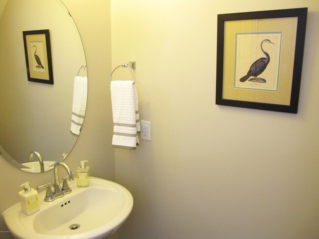 Foto del edificio - 1673 Fallen Leaf Ln