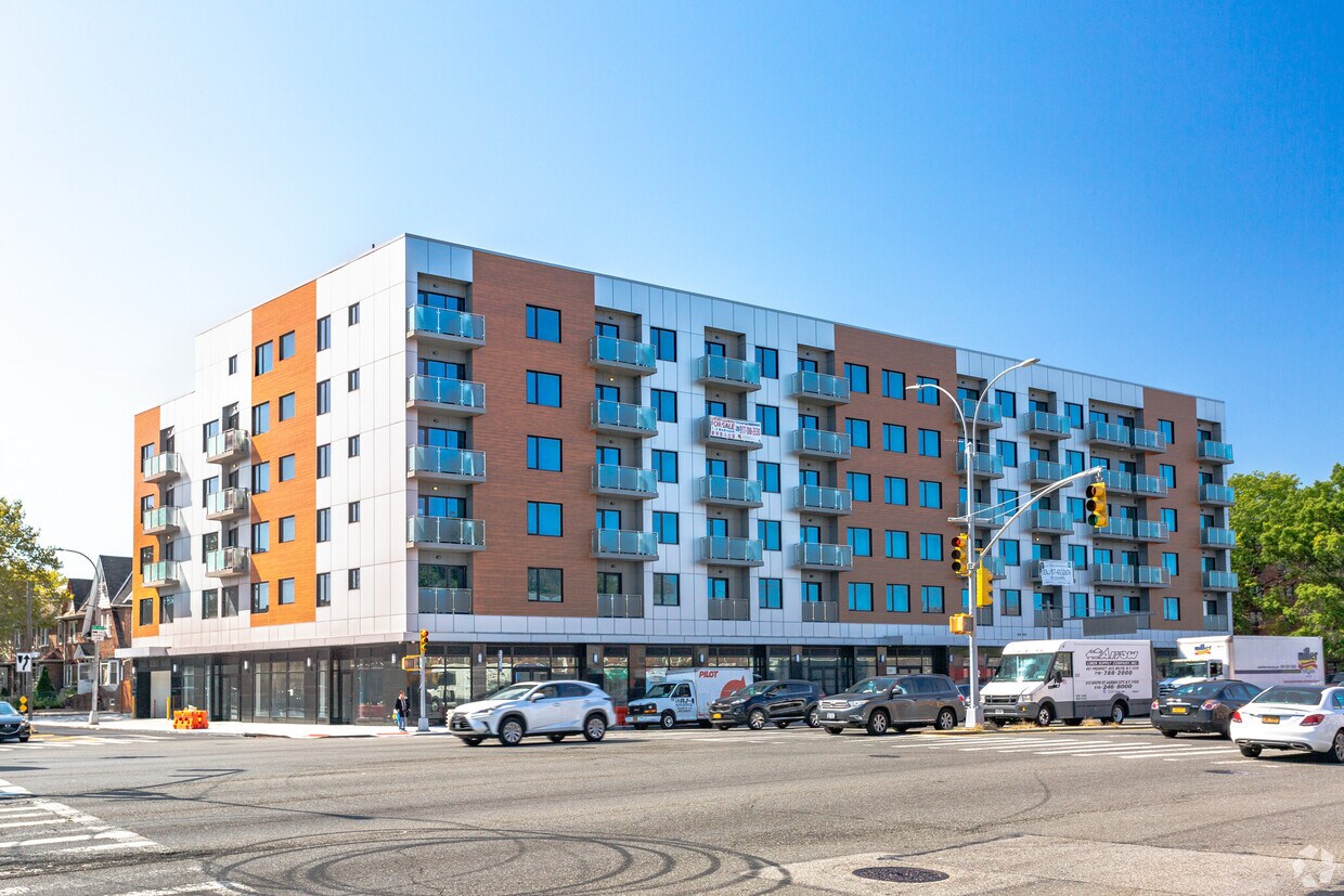 Fachada del edificio - 6298 Woodhaven Blvd