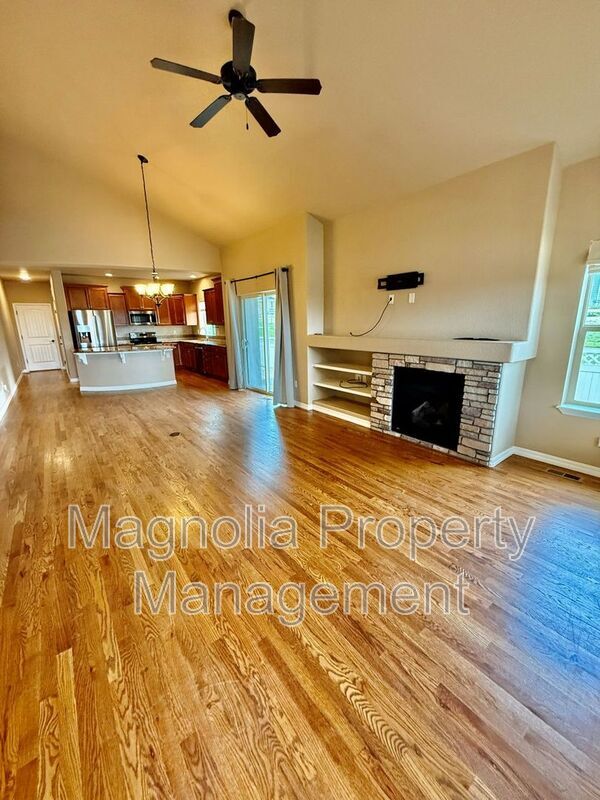 Foto del edificio - 9916 Wolf Lake Drive