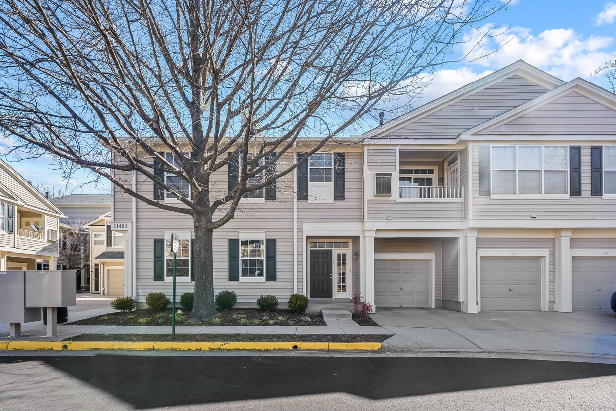 11401 Gate Hill Plz Unit R, Reston, VA 20194 Condo for Rent in Reston