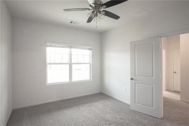 Building Photo - 172 Zion Dr