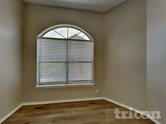 Foto del edificio - 10218 Basin Field Dr