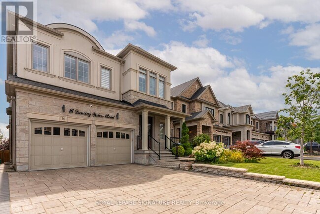 Photo du bâtiment - 16 Dancing Waters Rd