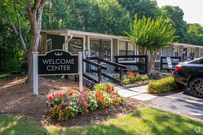 Building Photo - Norwood